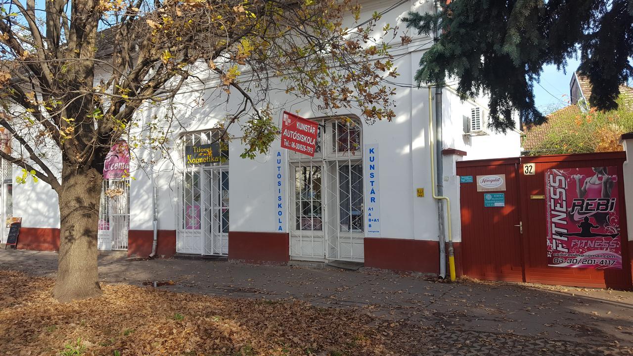 Hangulat Vendeghaz Apartmanok Orosháza Exterior photo